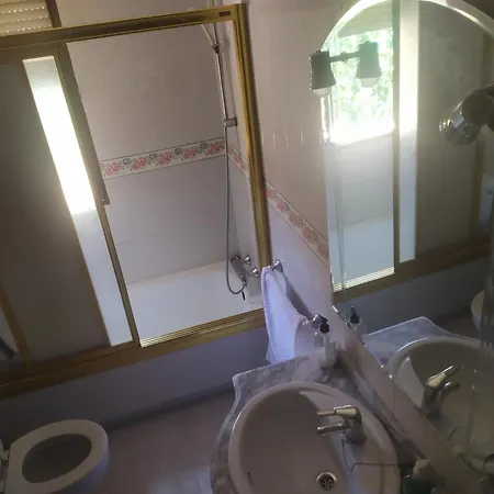 Privada Familiar Bed and Breakfast *